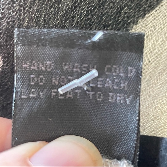 Steve Madden NWT Infinity Scarf Black and Gray - Picture 5 of 5